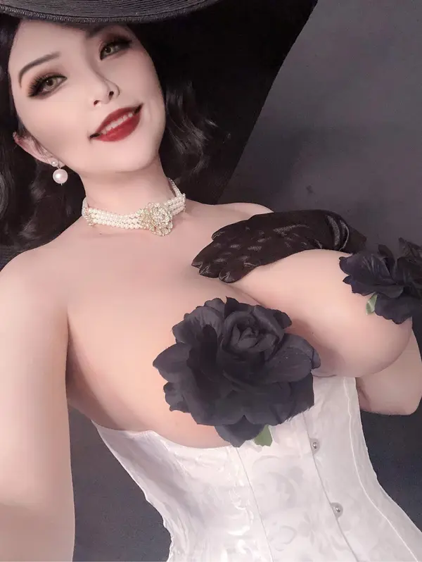 Hana Bunny - NO.061 Lady Dimitrescu 9
